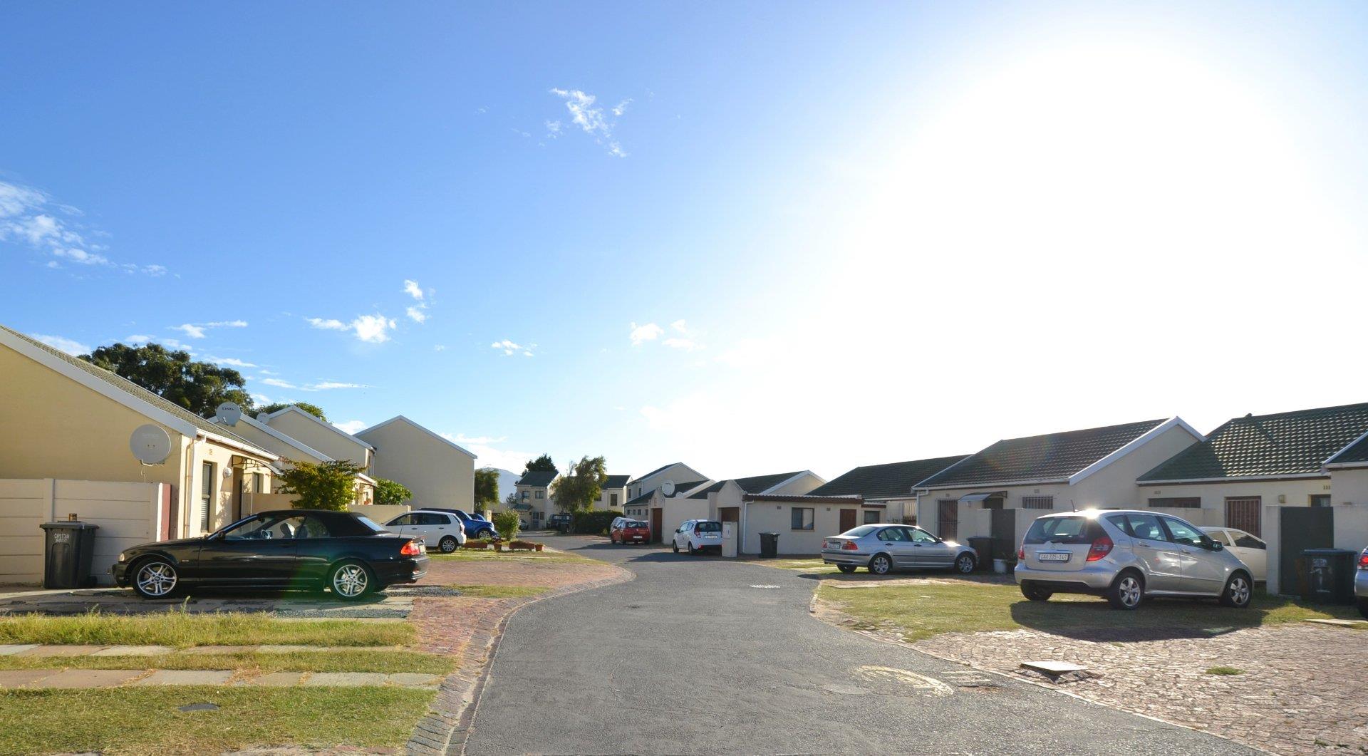 2 Bedroom Property for Sale in Ottery Western Cape